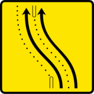 Panneau de voirie temporaire KD8 ex1 - Changement de chaussée ou de trajectoire sur deux voies - WP Signalisation_3