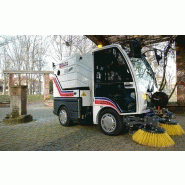 Balayeuse de voirie Dulevo 850 Mini avec déversement en hauteur