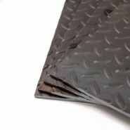 Tôle carrossable en acier brut résistant à l'abrasion