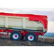 Benne agricole avec échelle d'accès galvanisée