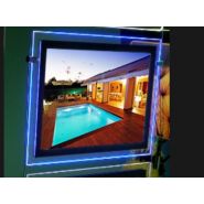 Rio - Porte-affiche LED Displaylight - Portrait A4 - Luminosité 7000 Lux - Installation sur câbles ou murale_3