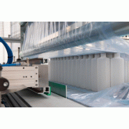 Ensacheuse automatique de flacons - conditionnement thermoplastique en LDPE avec tapis transporteur et palettiseur_3