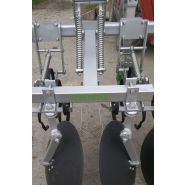 Butteuse avec options d'autoguidage et tôle formeuse réglable
