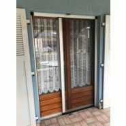 Moustiquaire adaptée pour passages fréquents