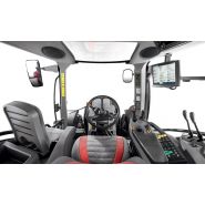 Tracteur agricole STEYR Expert CVT combinant design compact et haute efficacité