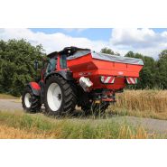 Épandeur d'engrais avec gestion électronique des vannes pour précision accrue