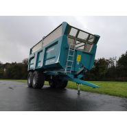 Benne agricole Rollspeed 6835, modèle solide et design optimisé