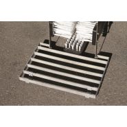 Lave-bottes manuel et électrique - Fabrication allemande - Polyéthylène avec cuve de récupération - Acier inox et caillebotis plastique_4