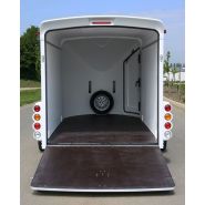 Van Centaure 4900 équipé d’un plafonnier intérieur