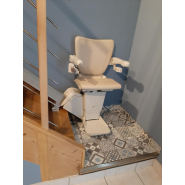 Monte-escalier silencieux intérieur - Handicare 1100 avec rail solide, ultra mince et design compact_4