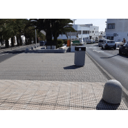 Borne en béton Kube Tapia H373 - béton préfabriqué coloris gris granite_3