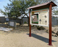 Vitrine aluminium bois - Taille d'affichage 8 à 27 A4 - Plexi chocs 4mm - Serrure de sécurité - Finition anodisée argent - Fabrication Française_3