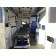 Ambulance diesel Renault Trafic avec boîte manuelle