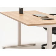 Bureau opératif simple et fonctionnel - OGI T - design élégant et personnalisable avec plateau mélaminé et système de gestion des câbles_3