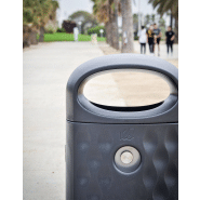 Poubelle publique Eterna PA661 - Polyéthylène haute densité, finition noire rugueuse, cendrier et serrurerie inox_3