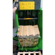 Petite presse à balles verticale V5 - Compacteur pour centres hospitaliers et cliniques - propreté et sécurité._3