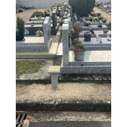 Bornes Signalétiques pour Cimetière en Granit - Éléments pratiques et symboliques_3