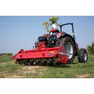 Outils agricoles avec rotor à plaques rondes et six lames par disque