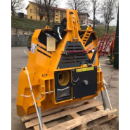Treuil 85MR Uniforest avec supports pour pioches et tronçonneuse