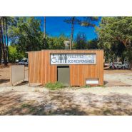 Sanitaire extérieur avec options de toiture