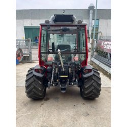 Antonio Carraro TTR 8700 R - Tracteur réversible compact 75 ch avec bull-bar avant et cabine climatisée
