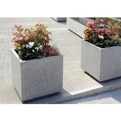 Jardinière Kube UM1372 - béton préfabriqué gris granite - aspect rugueux