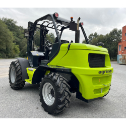 Chariot Élévateur Tout-Terrain TW35 en Isère et Rhône Alpes   - disponible en achat neuf et en location de courte à longue durée