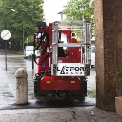 Nacelle araignée sur chenille fiable compacte et facile à manoeuvrer sans opérateur avec une hauteur de travail de 32.40m - spider 33.15/300