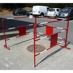 Barrière de chantier en acier galvanisé 1500mm - panneau personnalisable, bandes réfléchissantes