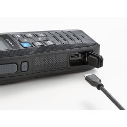 VHF marine portable étanche et intuitive IC-M25EURO EVO - légère, compacte, flottante avec écran LCD et charge USB