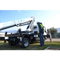 B-lift 18 Camion nacelle - CTE - 18m - Bras télescopique à 3 éléments et rotation tourelle 540°