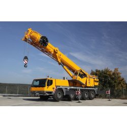 Grue automotrice LTM 1095-5.1 - Liebherr - capacité de charge max 95 t - flèche télescopique jusqu'à 58 m