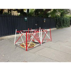 Barrière de regard extensible aluminium ou acier - 1 300×1 300 mm ouverte, H. 1 080 mm, rouge/blanc - Aluminium