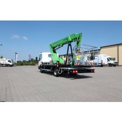 Scorpion 2112 J sur camion Nissan - nacelle Oil & Steel France - 21m de hauteur de travail