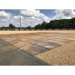 Location de plaques de roulage  pour chemins d'accès et plateformes temporaires - ACIER