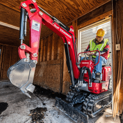 Mini-pelle compacte,  polyvalente, très stable  - SV08-1C YANMAR
