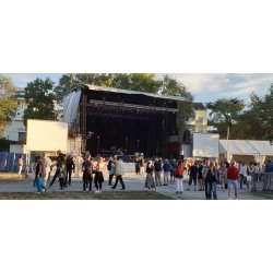 Scène mobile performante et polyvalente - MOV'IN 120+ pour petits et moyens festivals