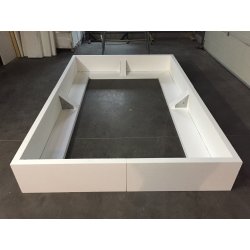 Jardinière carrée en résine Ultra® - sur mesure, résistante et personnalisable pour intérieur et extérieur