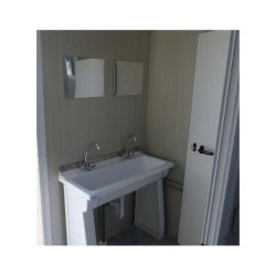 Bloc sanitaire préfabriqué de chantier - WC, lavabo double avec eau froide et chaude, et espace douche - Assemblé en France