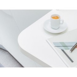 Banque d'accueil verre et lumière aux lignes épurées - ALPA