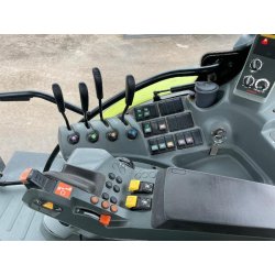 Tracteur agricole Claas Arion 620 CIS – 150 ch – 2015 – 4 roues motrices