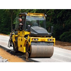 Bw 154 ap-4v am rouleau tandem vibrant à pivot - bomag - poids 7300 kg.