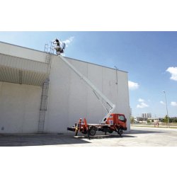 B-lift 150 Pro - Camion nacelle CTE - Hauteur 14,6m avec bras télescopique et commandes hydrauliques