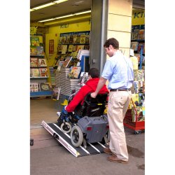 Rampe d'accès pmr mobile en matériaux composite jusqu'à 300kg de charge pour erp, bâtiments du domaine privé, véhicules - t110001