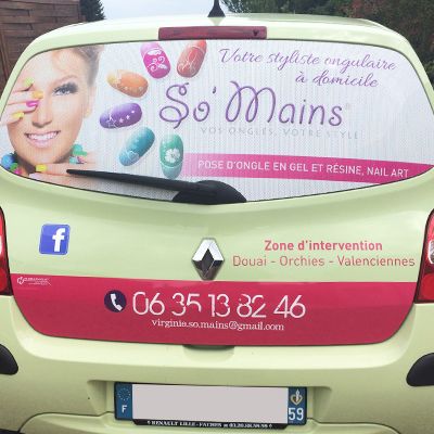 Marquage publicitaire pour lunette arrière de véhicule utilitaire