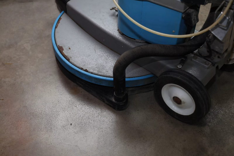 Monobrosse Nilco 401 avec aspiration intégrée_4