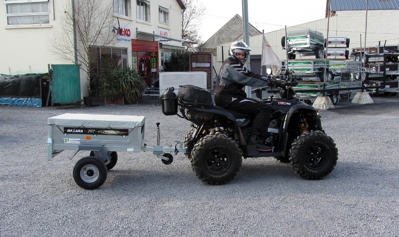 Remorque Daxara 107 compacte et facile à ranger