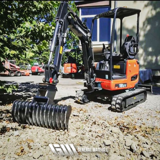 Râteau pour labourage et déroctage en sol non dur