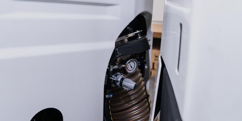 CityCat VS20 - Balayeuse compacte de voirie 3,5 t - Bucher Municipal - Cuve 2 m³ et maniabilité exceptionnelle_4