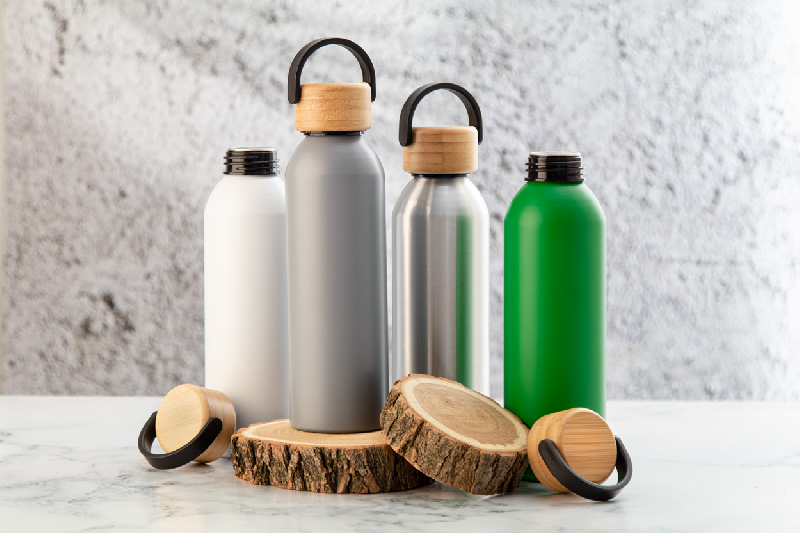 Bouteille en aluminium - 600 ml - couvercle en bambou - couleur verte - 150 g_4